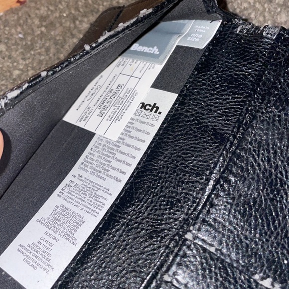 Bench Wallet - Picture 4 of 8